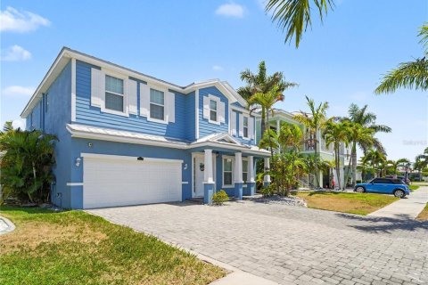 Villa ou maison à louer à Apollo Beach, Floride: 4 chambres, 251.39 m2 № 2400994 - photo 3