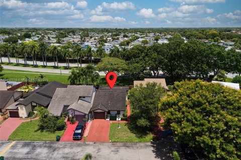 Купить виллу или дом в Майами, Флорида 3 спальни, 139.07м2, № 1972932 - фото 4