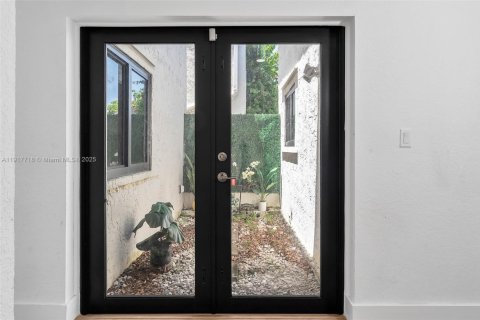 Купить виллу или дом в Майами, Флорида 3 спальни, 139.07м2, № 1972932 - фото 21