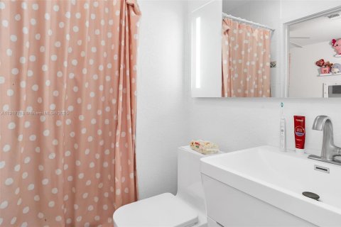 Купить виллу или дом в Майами, Флорида 3 спальни, 139.07м2, № 1972932 - фото 28