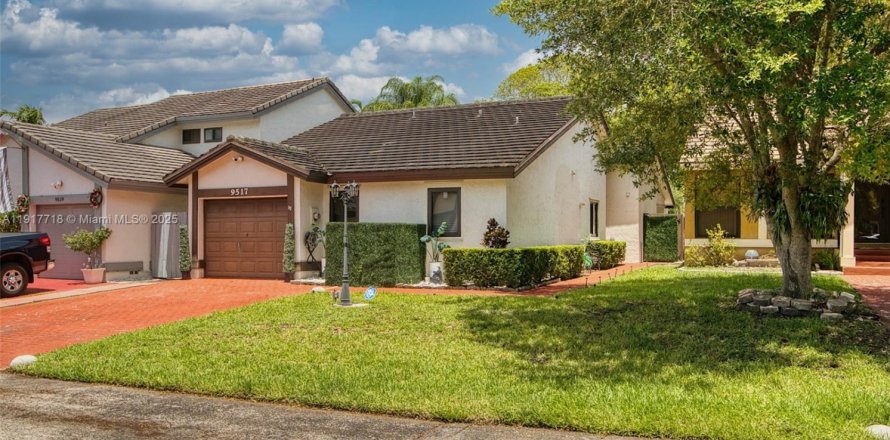 Дом в Майами, Флорида 3 спальни, 139.07м2 № 1972932