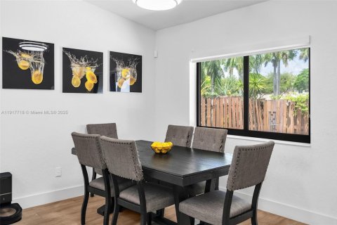 Купить виллу или дом в Майами, Флорида 3 спальни, 139.07м2, № 1972932 - фото 20