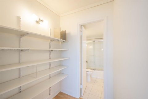 Купить кондоминиум в Норт-Майами-Бич, Флорида 2 спальни, 103.12м2, № 1849029 - фото 15