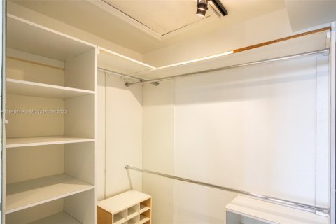 Купить кондоминиум в Норт-Майами-Бич, Флорида 2 спальни, 103.12м2, № 1849029 - фото 21