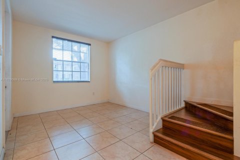 Townhouse in Cutler Bay, Florida 3 bedrooms, 123.1 sq.m. № 1800782 - photo 3