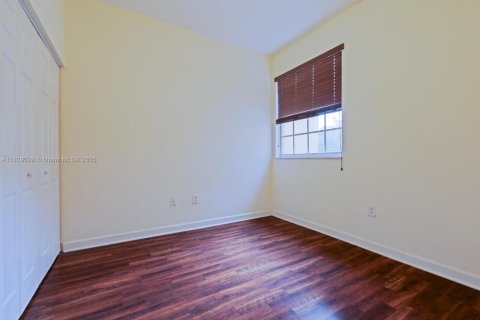 Townhouse in Cutler Bay, Florida 3 bedrooms, 123.1 sq.m. № 1800782 - photo 13
