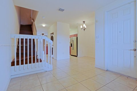 Townhouse in Cutler Bay, Florida 3 bedrooms, 123.1 sq.m. № 1800782 - photo 4
