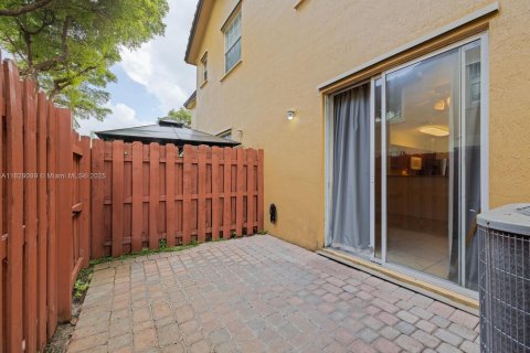 Townhouse in Cutler Bay, Florida 3 bedrooms, 123.1 sq.m. № 1800782 - photo 17