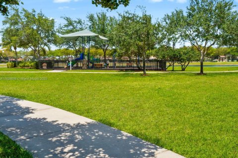 Townhouse in Cutler Bay, Florida 3 bedrooms, 123.1 sq.m. № 1800782 - photo 22
