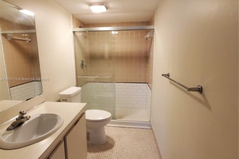 Condo in Lauderhill, Florida, 1 bedroom  № 1868585 - photo 15