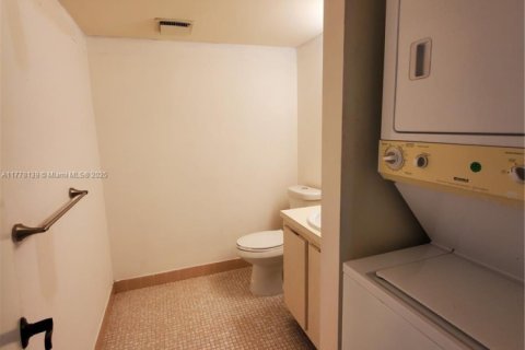 Condo in Lauderhill, Florida, 1 bedroom  № 1868585 - photo 17