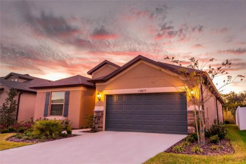 House in Riverview, Florida 3 bedrooms, 185.8 sq.m. № 2150229 - photo 2