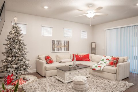 House in Riverview, Florida 3 bedrooms, 185.8 sq.m. № 2150229 - photo 9