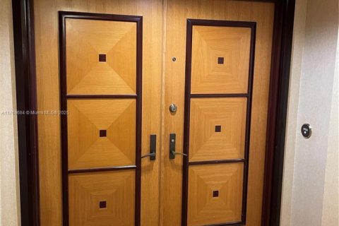 Copropriété à louer à Sunny Isles Beach, Floride: 2 chambres, 147.71 m2 № 1985465 - photo 3