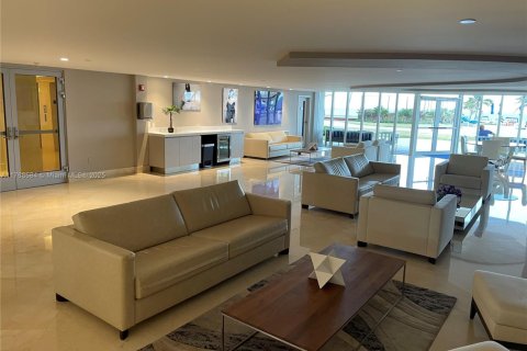 Copropriété à louer à Sunny Isles Beach, Floride: 2 chambres, 147.71 m2 № 1985465 - photo 29