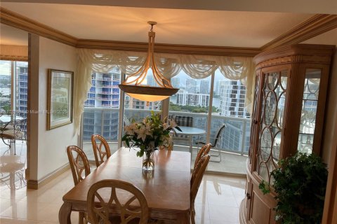 Copropriété à louer à Sunny Isles Beach, Floride: 2 chambres, 147.71 m2 № 1985465 - photo 8