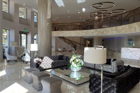 Copropriété à louer à Sunny Isles Beach, Floride: 2 chambres, 147.71 m2 № 1985465 - photo 2