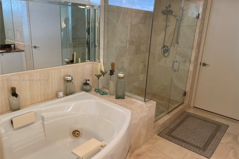 Copropriété à louer à Sunny Isles Beach, Floride: 2 chambres, 147.71 m2 № 1985465 - photo 12
