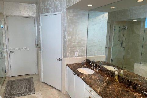 Copropriété à louer à Sunny Isles Beach, Floride: 2 chambres, 147.71 m2 № 1985465 - photo 13