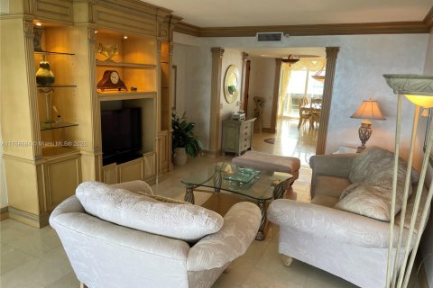 Copropriété à louer à Sunny Isles Beach, Floride: 2 chambres, 147.71 m2 № 1985465 - photo 5