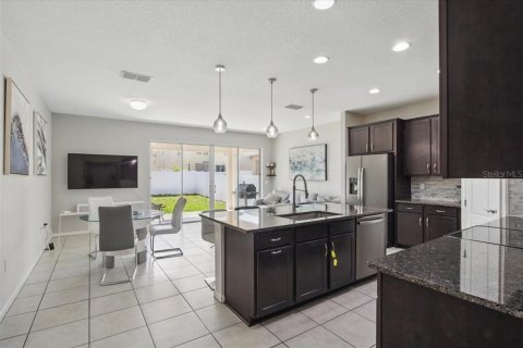 House in Haines City, Florida 3 bedrooms, 139.35 sq.m. № 1775617 - photo 3