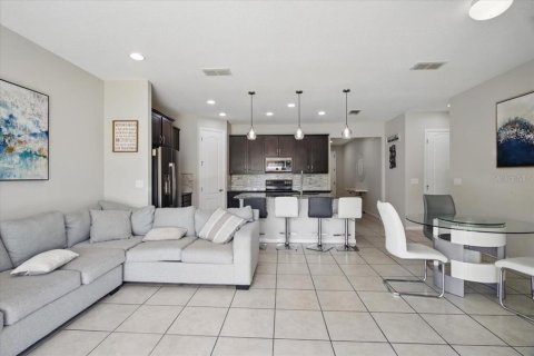 House in Haines City, Florida 3 bedrooms, 139.35 sq.m. № 1775617 - photo 27