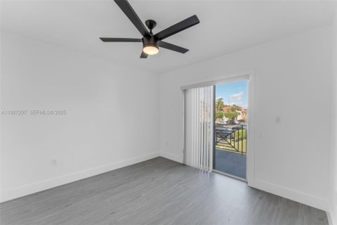 Купить кондоминиум в Майами, Флорида 4 спальни, 157.93м2, № 1986112 - фото 16