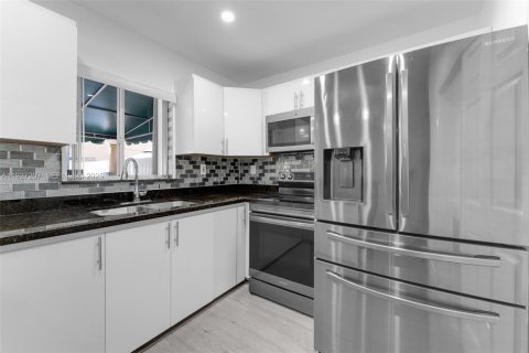 Купить кондоминиум в Майами, Флорида 4 спальни, 157.93м2, № 1986112 - фото 9