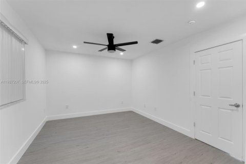 Купить кондоминиум в Майами, Флорида 4 спальни, 157.93м2, № 1986112 - фото 23