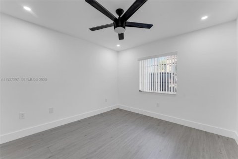 Купить кондоминиум в Майами, Флорида 4 спальни, 157.93м2, № 1986112 - фото 13