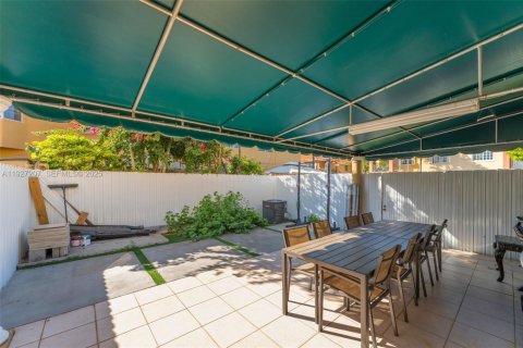 Купить кондоминиум в Майами, Флорида 4 спальни, 157.93м2, № 1986112 - фото 26