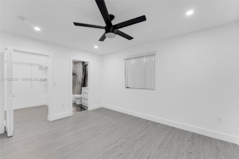 Купить кондоминиум в Майами, Флорида 4 спальни, 157.93м2, № 1986112 - фото 21