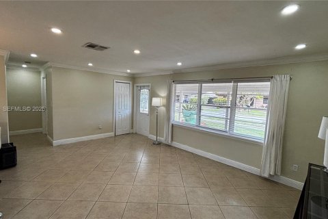 Casa en alquiler en Miami, Florida, 3 dormitorios № 1993286 - foto 21