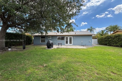 Casa en alquiler en Miami, Florida, 3 dormitorios № 1993286 - foto 5