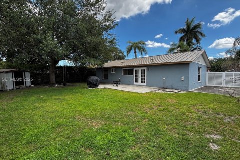 Casa en alquiler en Miami, Florida, 3 dormitorios № 1993286 - foto 6