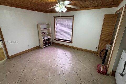 Casa en alquiler en Miami, Florida, 3 dormitorios № 1993286 - foto 11