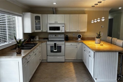 Casa en alquiler en Miami, Florida, 3 dormitorios № 1993286 - foto 12