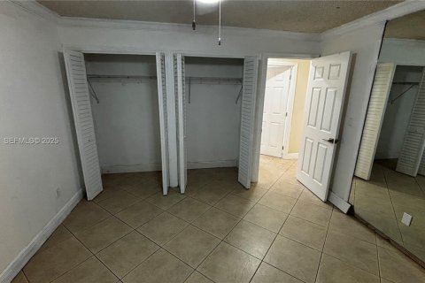 Casa en alquiler en Miami, Florida, 3 dormitorios № 1993286 - foto 17