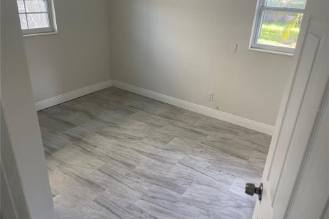 Villa ou maison à louer à Tampa, Floride: 3 chambres, 108.14 m2 № 1720321 - photo 5