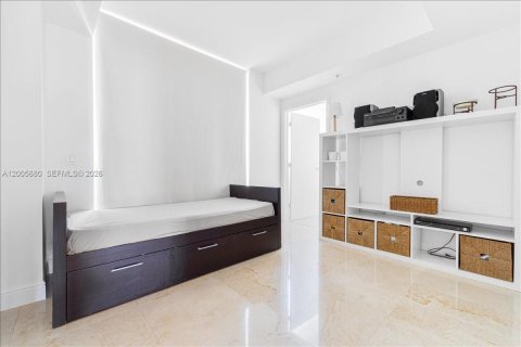 Condo in Miami Beach, Florida, 3 bedrooms  № 2069647 - photo 26