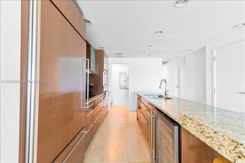 Condo in Miami Beach, Florida, 3 bedrooms  № 2069647 - photo 18