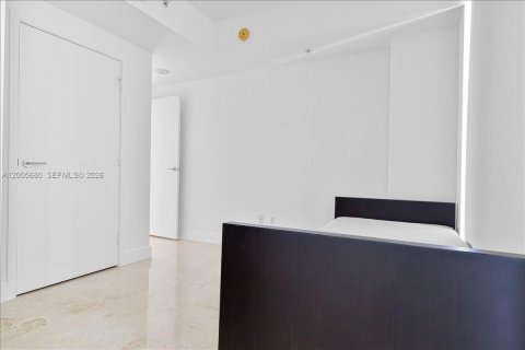Condo in Miami Beach, Florida, 3 bedrooms  № 2069647 - photo 25