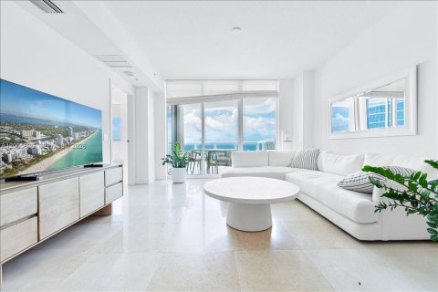 Condo in Miami Beach, Florida, 3 bedrooms  № 2069647 - photo 14