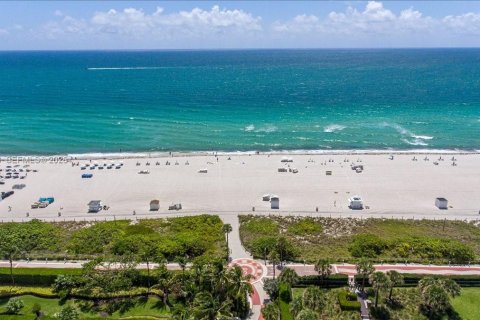 Condo in Miami Beach, Florida, 3 bedrooms  № 2069647 - photo 10