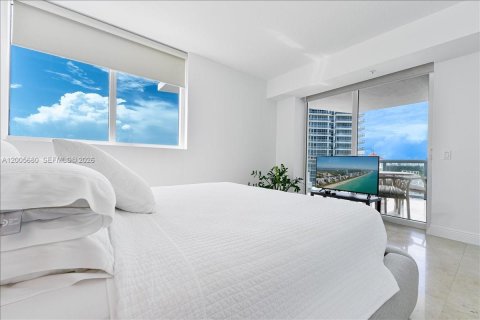 Condo in Miami Beach, Florida, 3 bedrooms  № 2069647 - photo 15