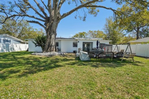 House in Tampa, Florida 4 bedrooms, 158.58 sq.m. № 1569583 - photo 30