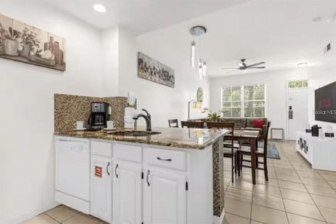 Townhouse in Kissimmee, Florida 3 bedrooms, 120.4 sq.m. № 2391517 - photo 6