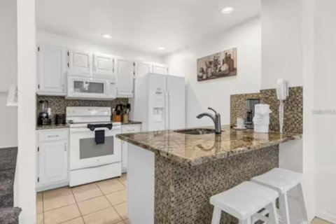 Townhouse in Kissimmee, Florida 3 bedrooms, 120.4 sq.m. № 2391517 - photo 5