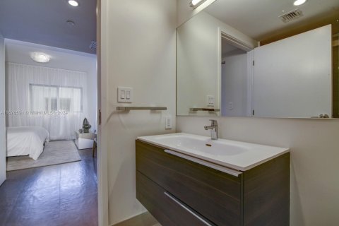 Condo in Bay Harbor Islands, Florida, 4 bedrooms  № 1862211 - photo 21