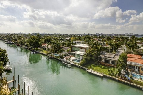 Condo in Bay Harbor Islands, Florida, 4 bedrooms  № 1862211 - photo 28